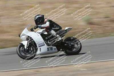 media/Apr-20-2025-AHRMA (Sun) [[393a79c373]]/Race/Group 3/Turn 4b/